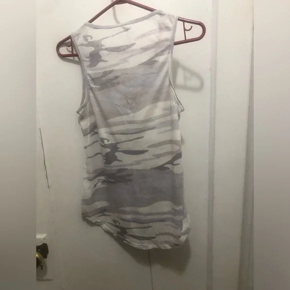 Z Supply subtle camouflage tank top - Picture 2 of 5